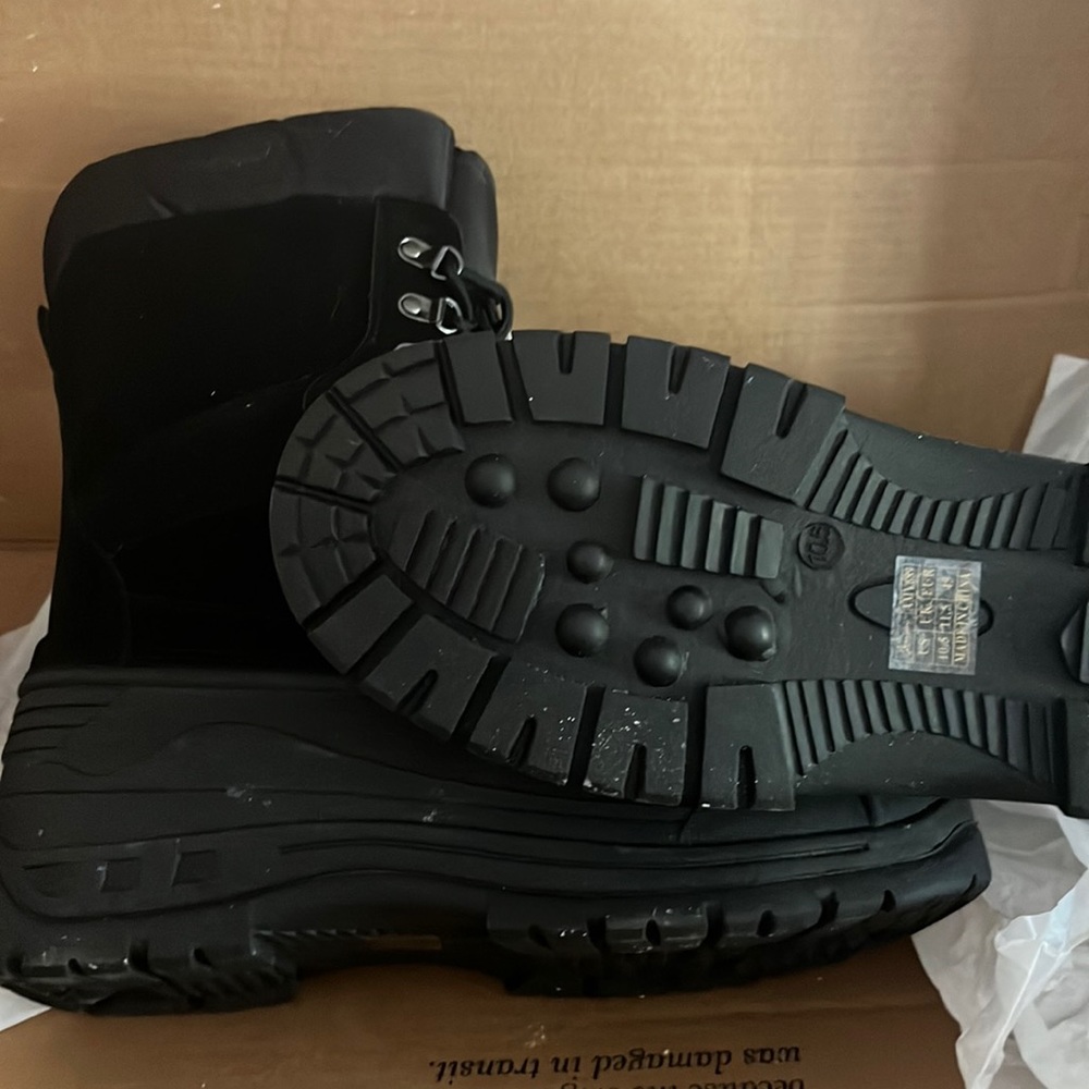 Men’s black water boots